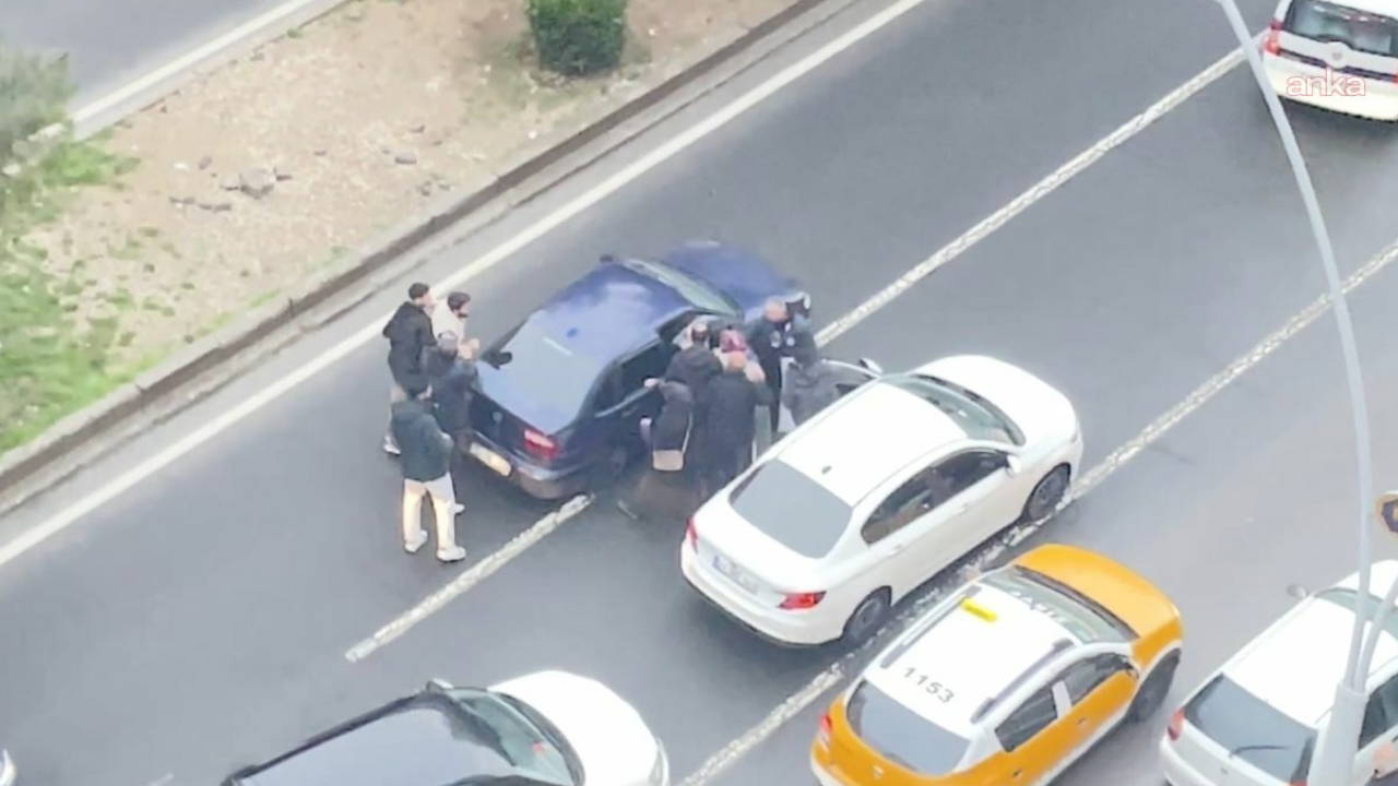 Diyarbakır’da trafikte gergin anlar: İki sürücü yol ortasında kavgaya tutuştu