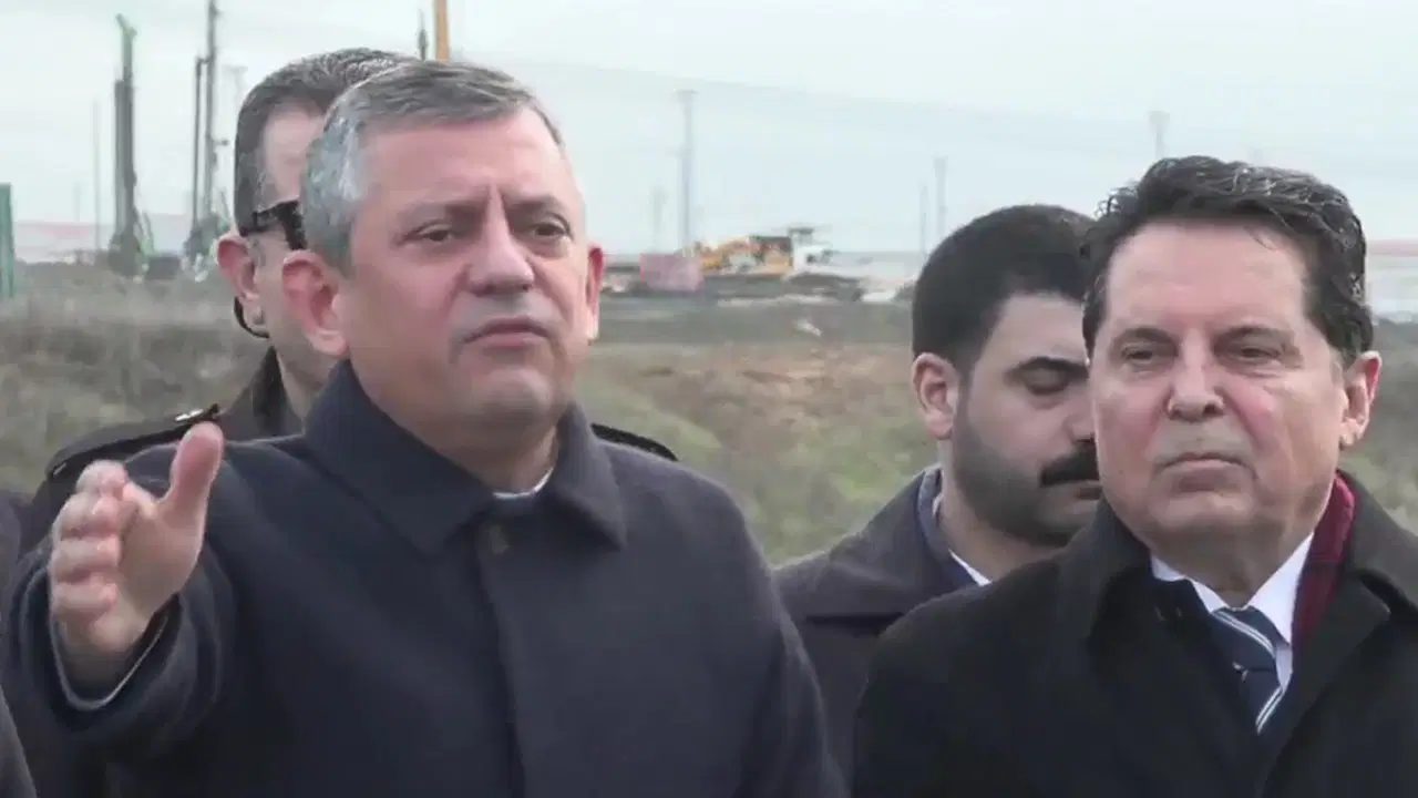 Özgür Özel'den 'Ahmet Özer' kararı için çok sert tepki: 'Bu artık soytarılık!'