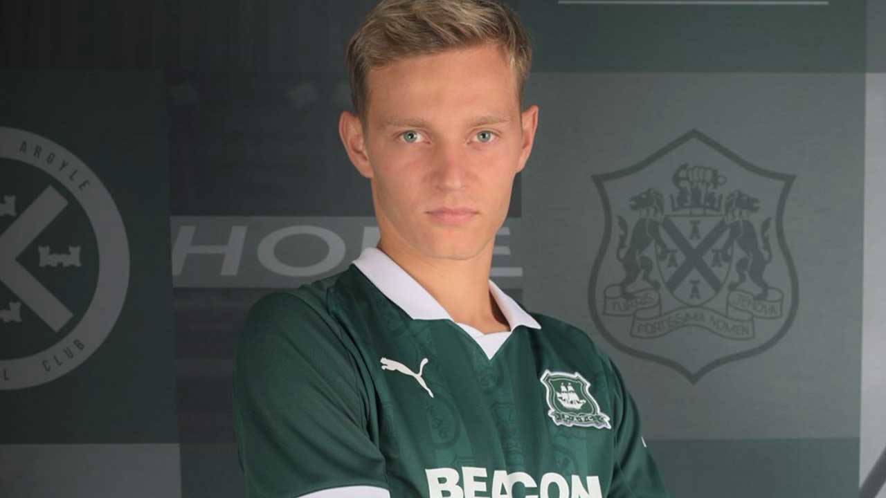 Mathias Ross, Plymouth ile imzaladı!