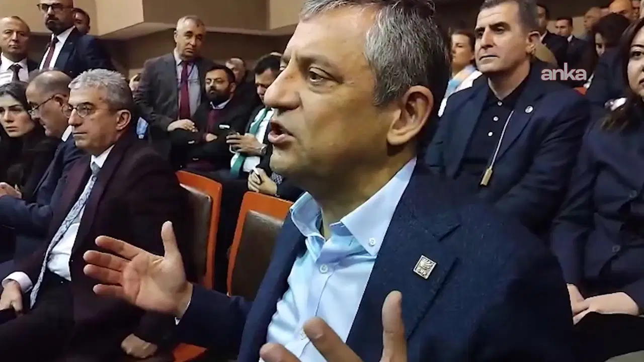 İBB Davası başladı... Özgür Özel ilk duruşmada neler yaşandığını anlattı: 'Salonu germeye çalışan bir hakim var!'