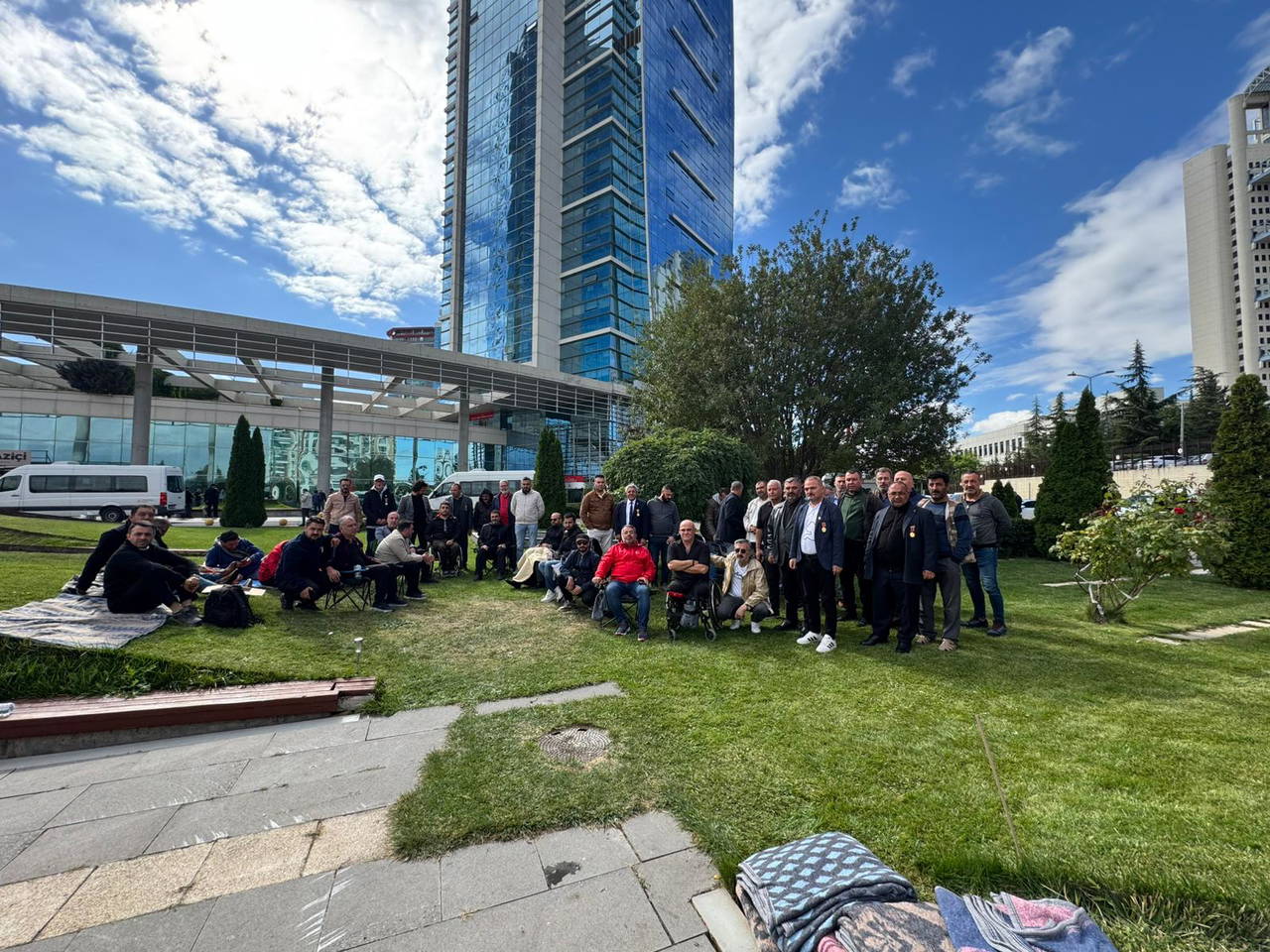 ‘Bize ölüm emri verenler sefa sürüyorken, ölüme gidenler cefa çekiyor’