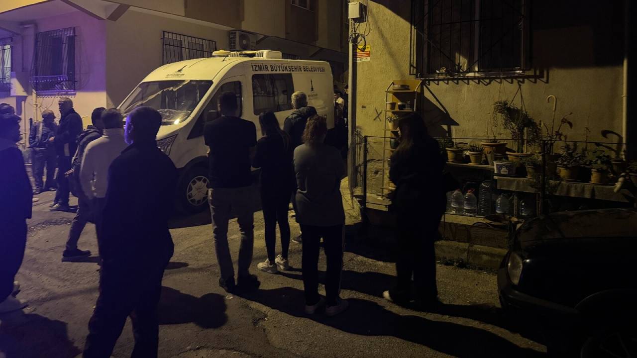 İzmir'de kadın cinayeti: Eşinin tabancayla boğazından vurduğu kadın öldü