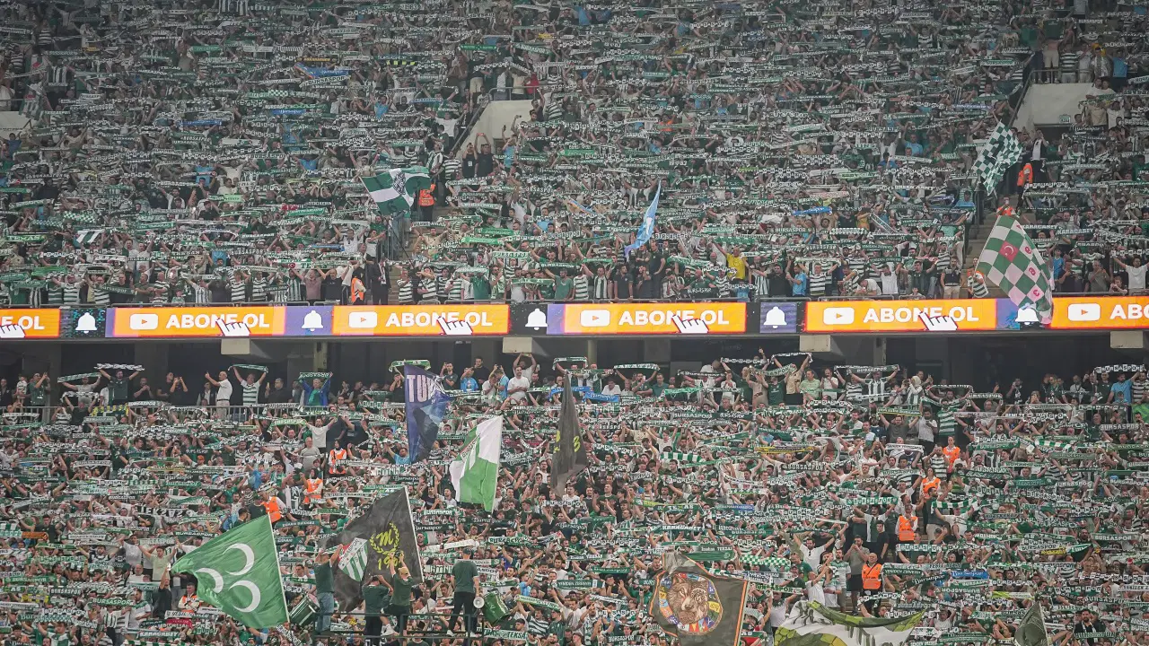 Bursaspor taraftarından gövde gösterisi: 9 maçın toplamını geçti!