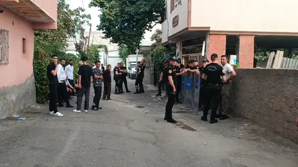Batman’da vahşet! Annesini öldürüp cansız bedenini çöp konteynerine attı
