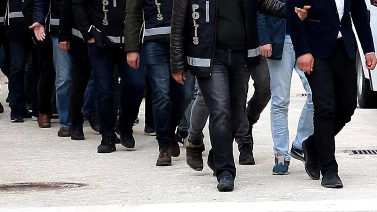 İstanbul'da suç örgütü Ay Grubu'na operasyon: 12 şüpheli yakalandı