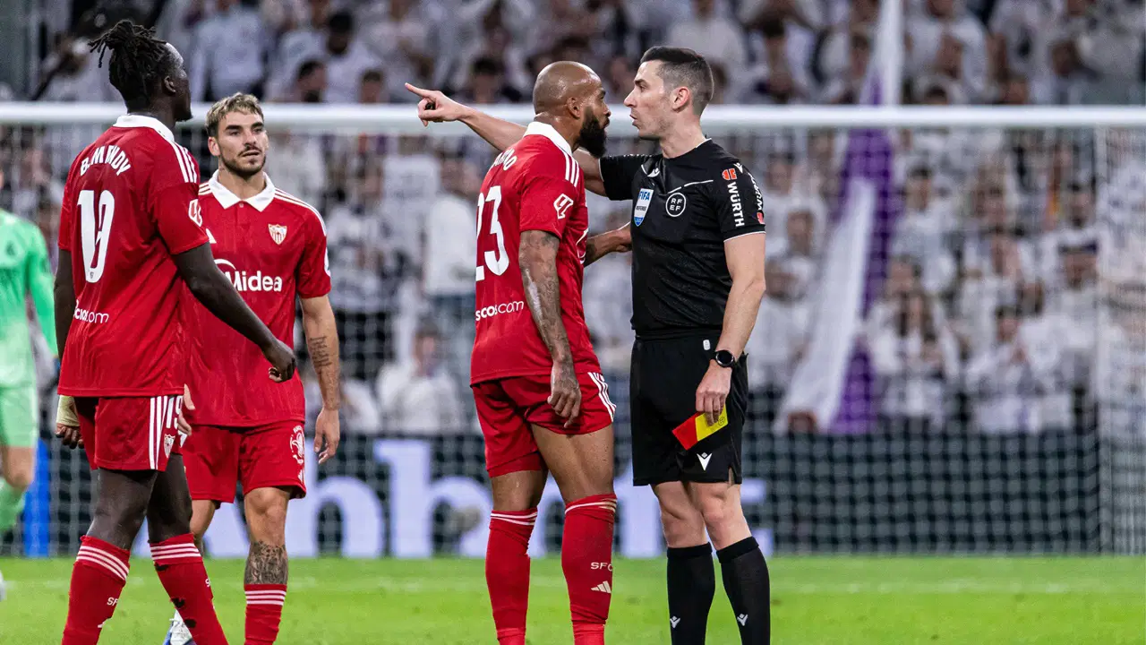 Hakemin üzerine yürümüştü: Marcao'nun cezası belli oldu