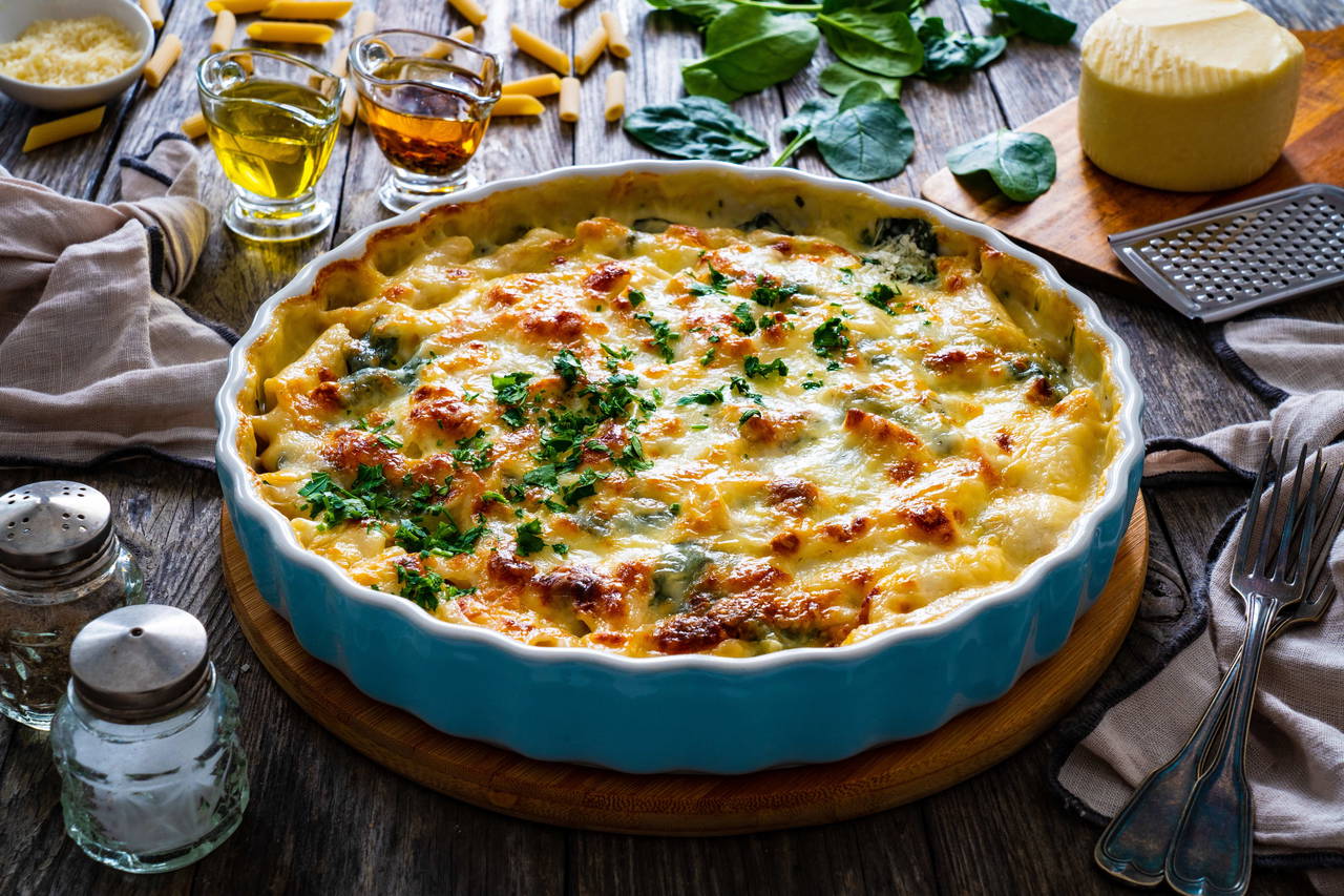 Tavuk graten tarifi: Akşam yemekleri için pratik tarif...