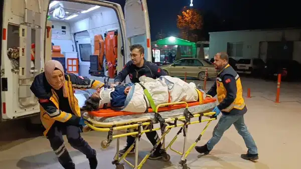 21 yaşındaki işçinin kafası yük asansörüne sıkıştı: Durumu kritik!