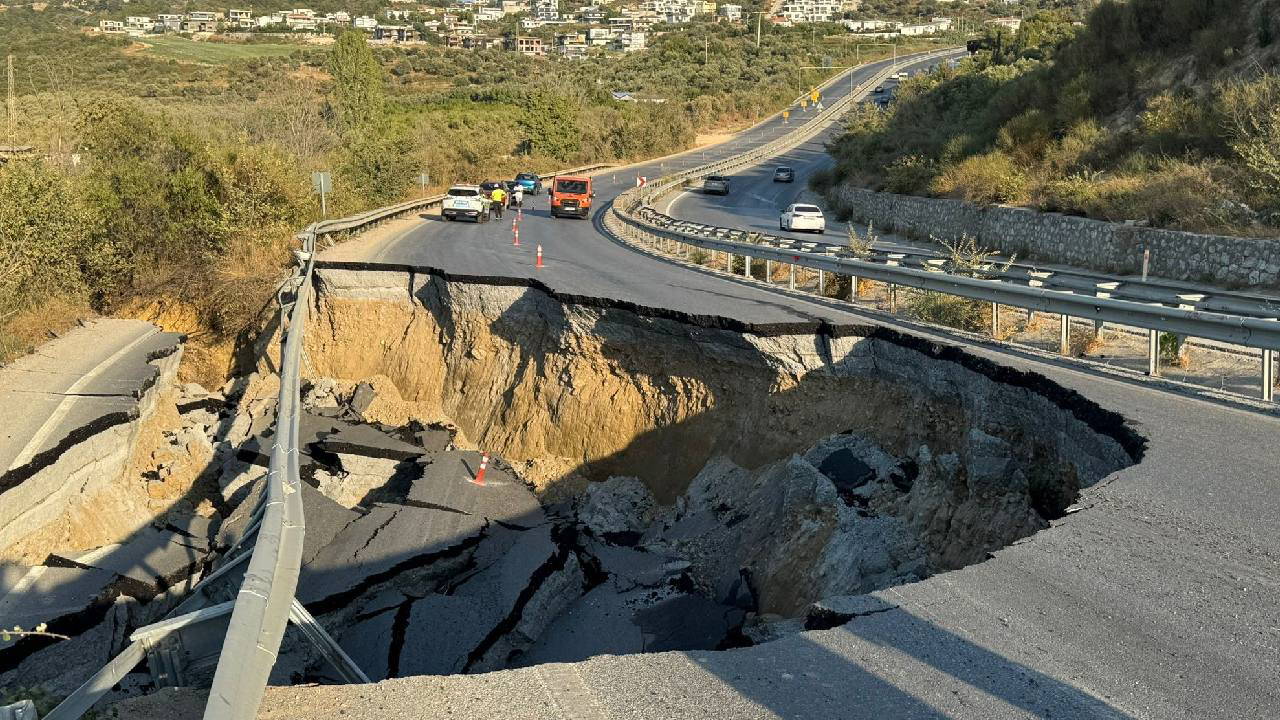 Kuşadası-Söke kara yolu çökmüştü... 'Trafo' iddiası Meclis'e taşındı!