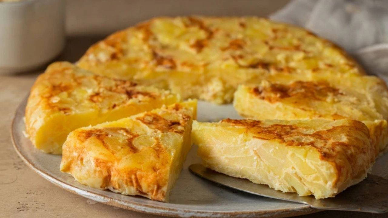 İspanyol mutfağının geleneksel lezzeti: Tortilla Espanola tarifi