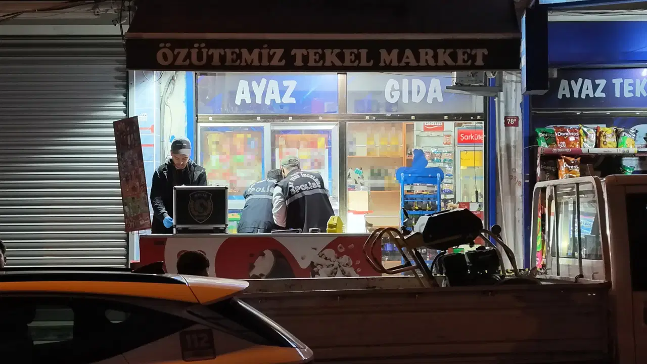 İstanbul'da tekel bayisine silahlı saldırı: İçerideki müşteri yaralandı!