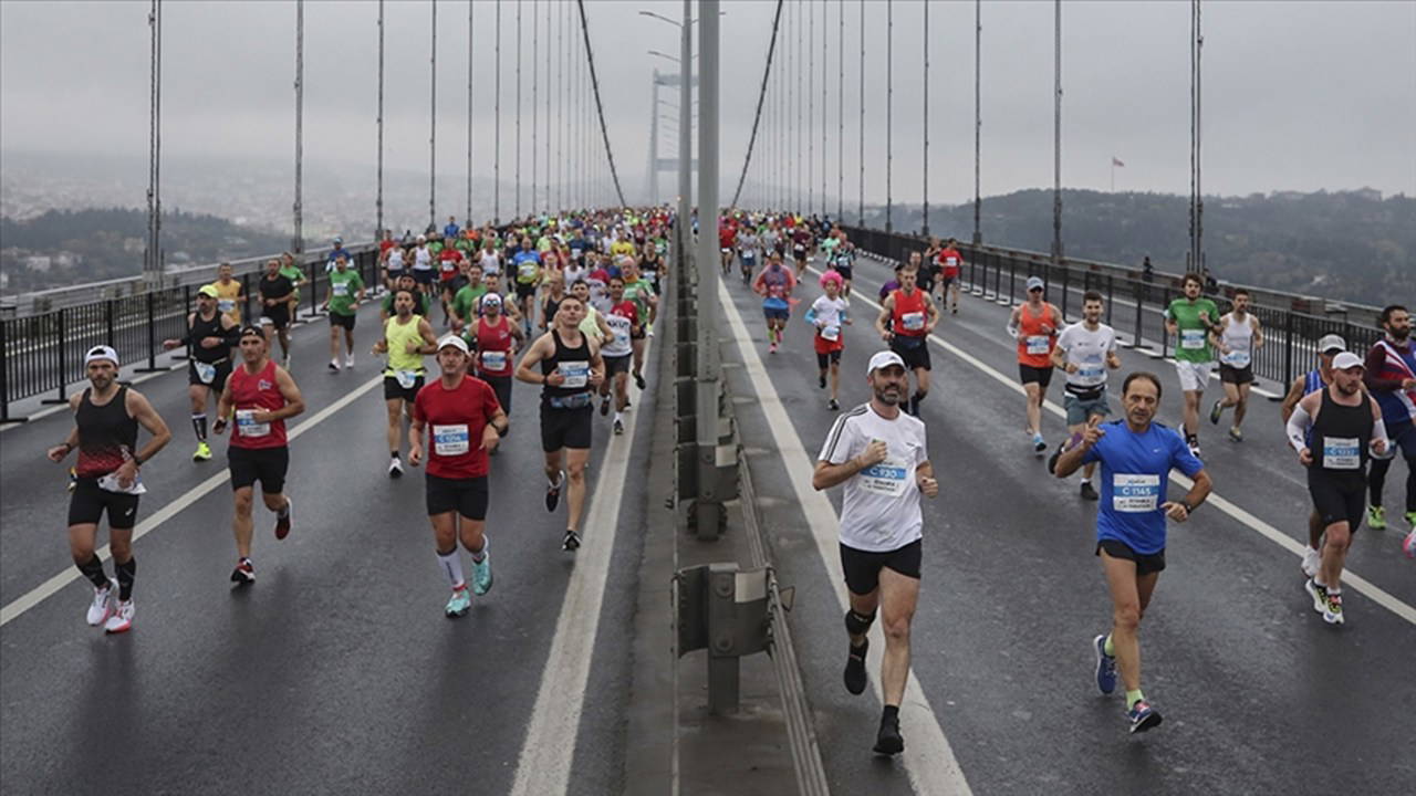 İstanbul Maratonu için pazar günü bazı yollar kapatılacak