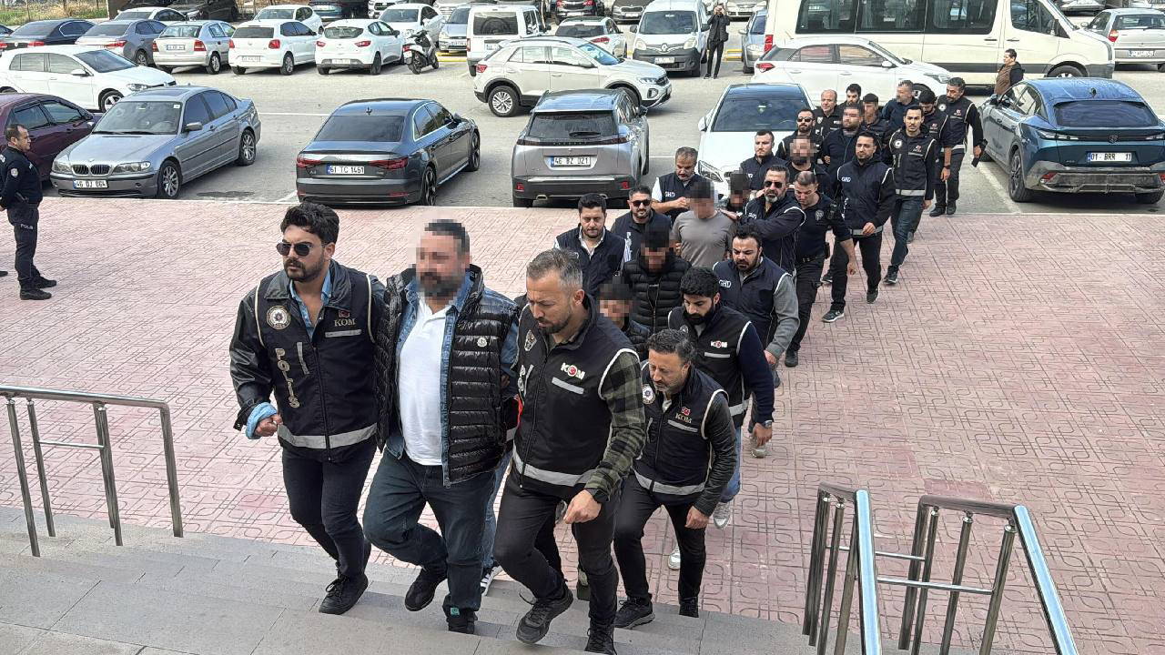 7 ilde silahlı suç örgütüne operasyon: Çok sayıda gözaltı var!