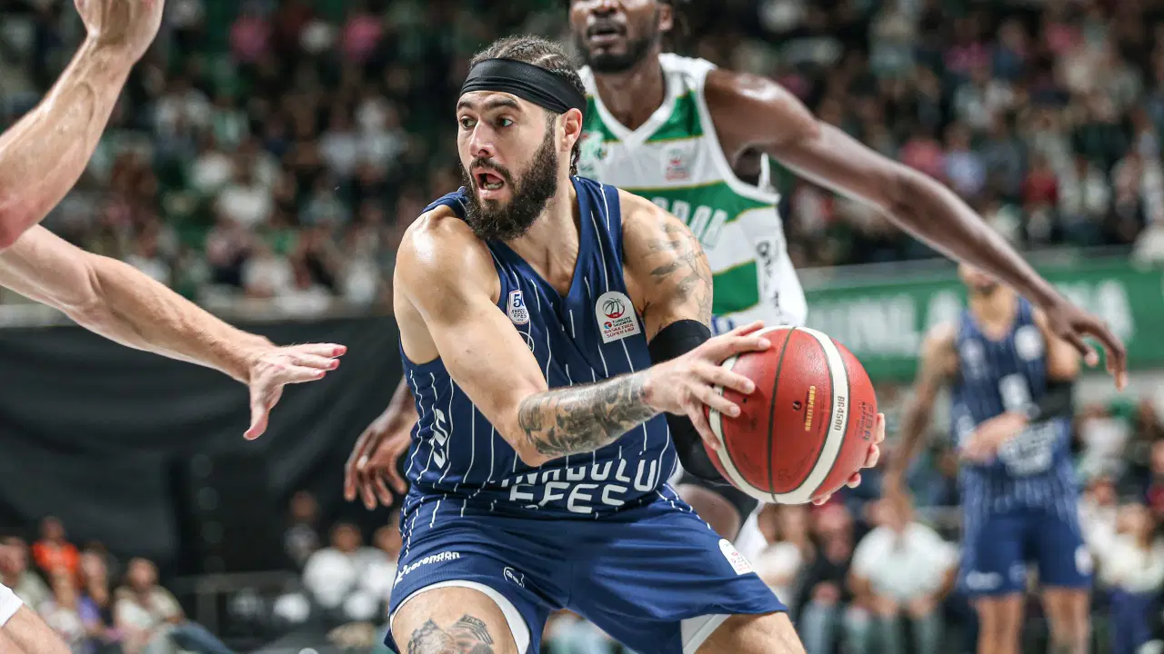 Anadolu Efes'ten deplasmanda 20 sayılık fark!