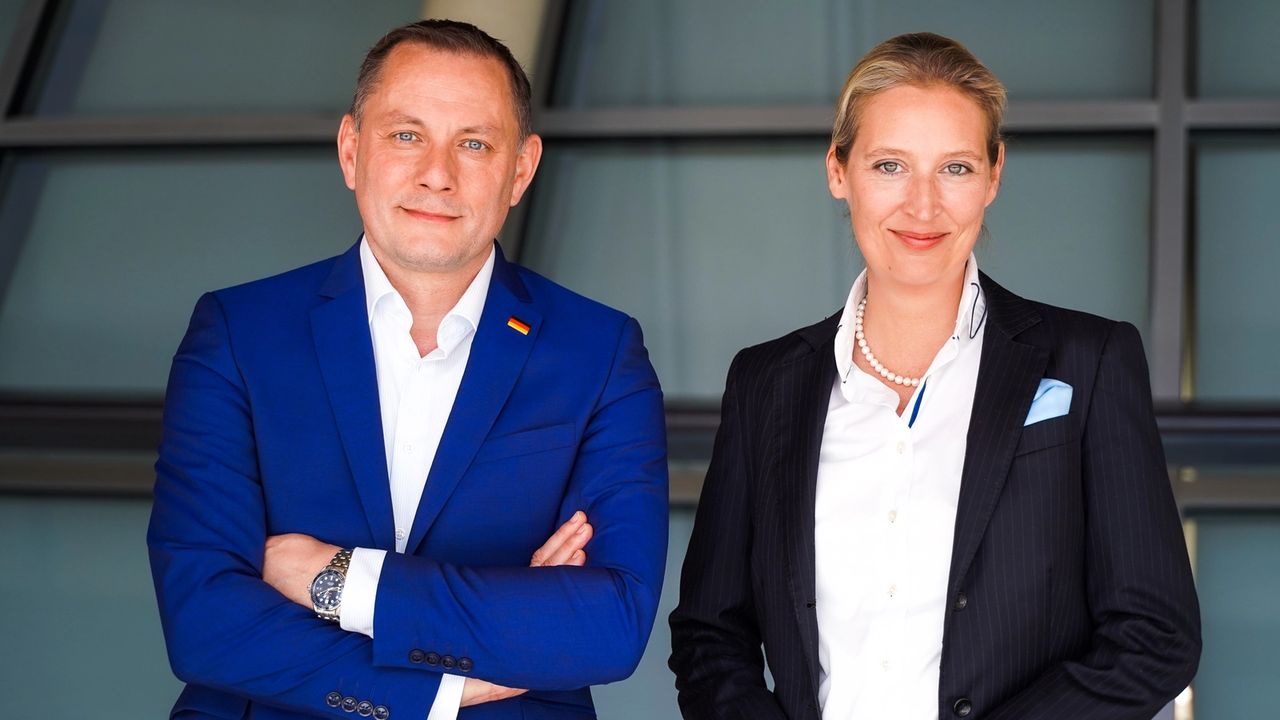 AfD’de Weidel ve Chrupalla yeniden eş genel başkan seçildi