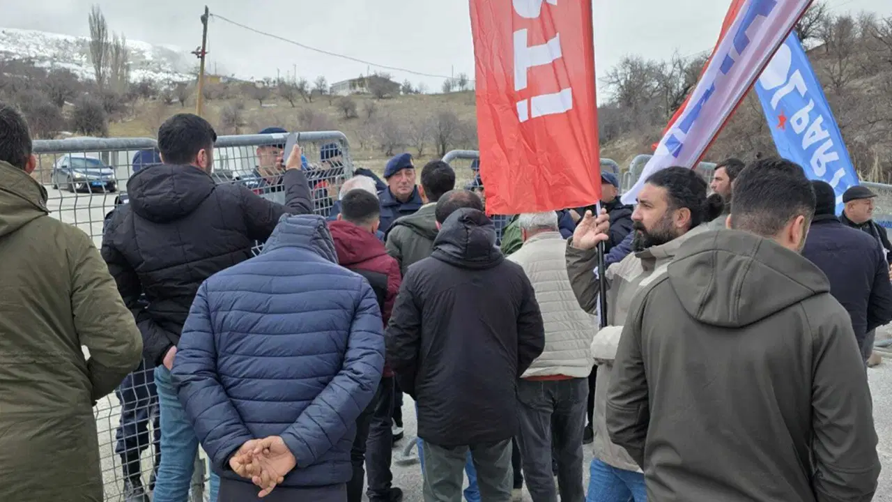 SOL Partililerin yürüyüşü engellendi