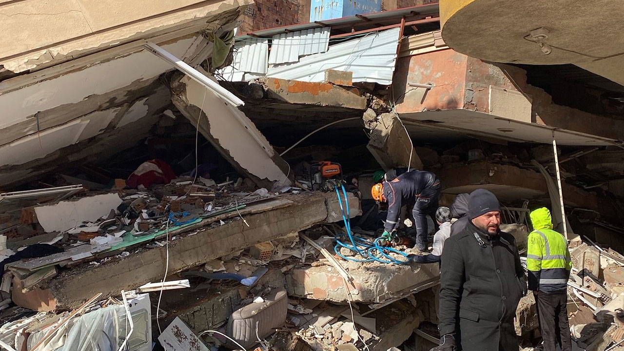 6 Şubat depremlerinde 23 kişiye mezar olmuştu... Kasaplar Apartmanı'na ilişkin MHP'li eski Belediye Başkanı Cemil Yılmazlar'a dava!