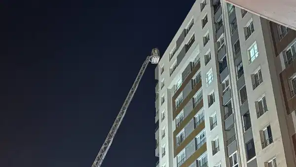Kayseri’de feci olay... Yangın çıktı, 13. kattan düşerek hayatını kaybetti