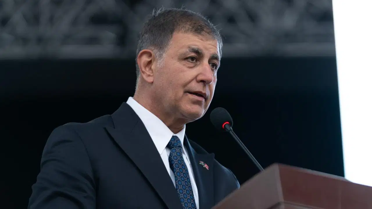 Cemil Tugay istifa sürecinin perde arkasını anlattı: AKP iddialarına net yalanlama, Özgür Özel ile ne konuştu?