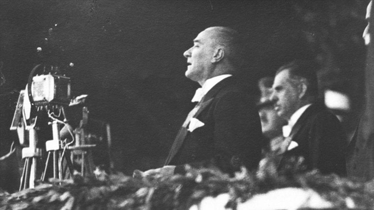 Büyük önder Atatürk'ü ölümünün 87'inci yılında bağlılık ve kararlılıkla anıyoruz