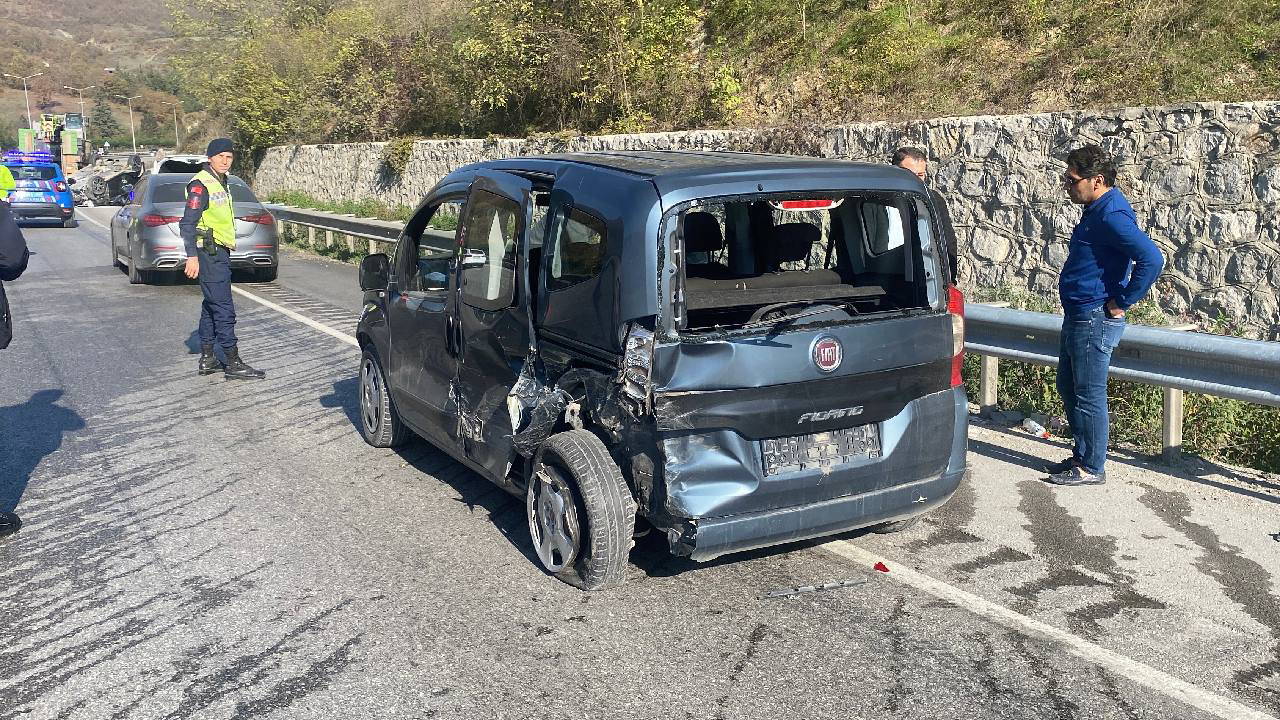 Samsun’da üç araç birbirine girdi... Yaralılar var!