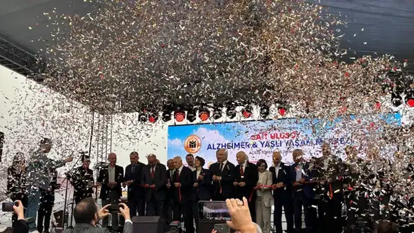 Eski CHP Genel Başkanı Karayalçın: ‘Yeni olan her şey güzeldir’