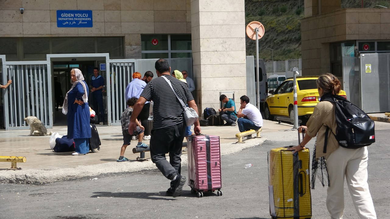Kapıköy’de yoğunluk azaldı: 'İranlılar ülkesini terk etmiyor'