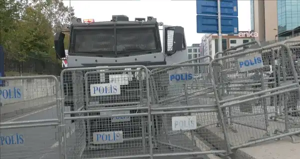 Adliye önünde hareketlilik