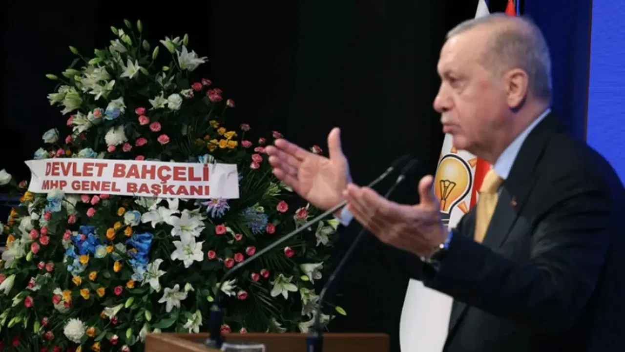 AKP'li Şamil Tayyar, partinin 'ekran' krizini Halk TV'de anlattı: 'Artık yüzde 50+1'in kolay alınamayacağı ortaya çıktı'