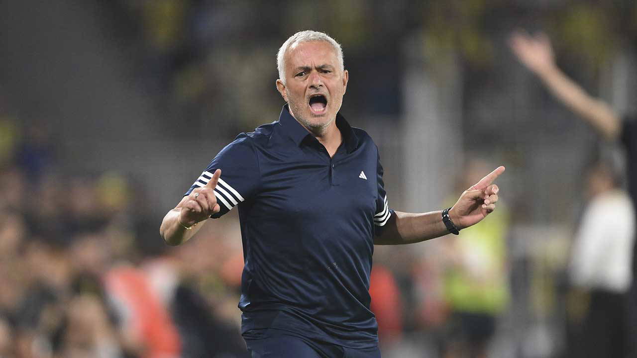 Jose Mourinho'dan Feyenoord göndermesi! 'Hep kazandım...'