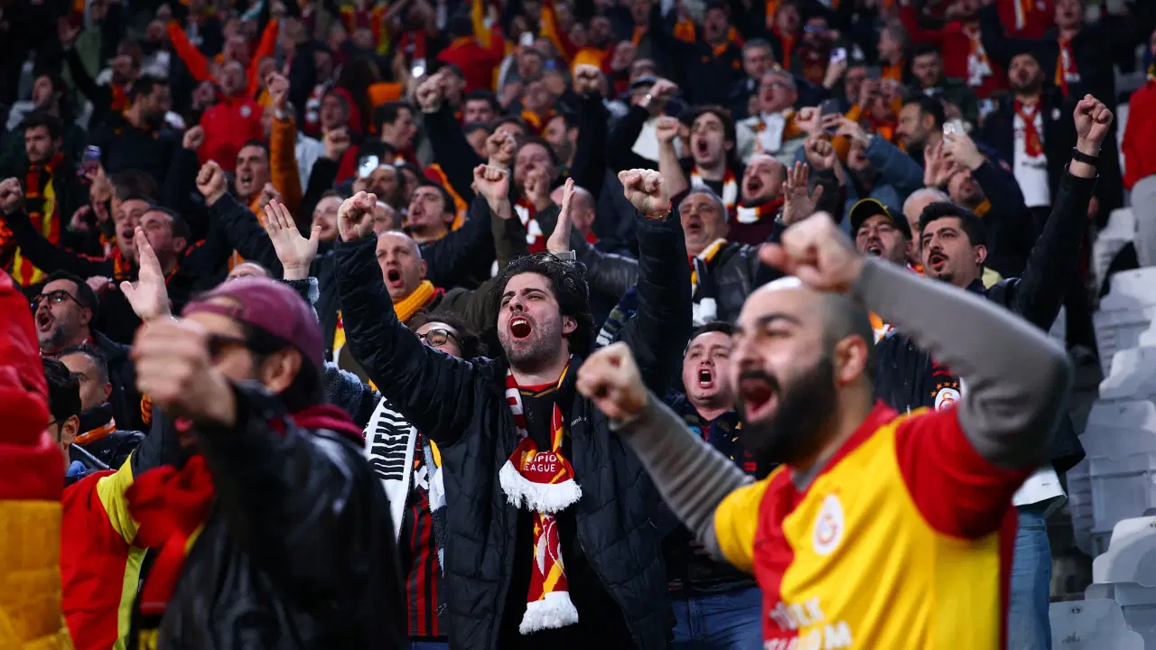 Liverpool maçı öncesi kötü haber: UEFA'dan Galatasaray'a deplasman cezası!
