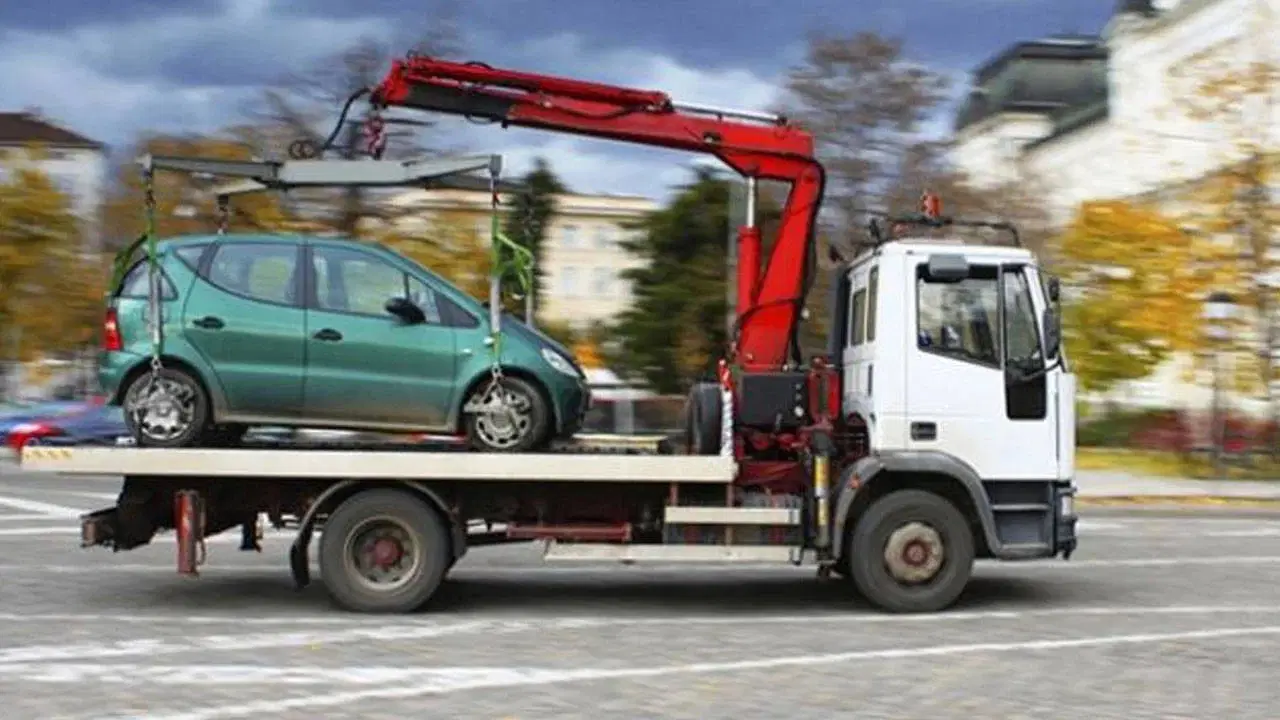 Eskişehir'de arızalı görünümü verilerek çekiciye yüklenen araçtan 480 tabanca çıktı