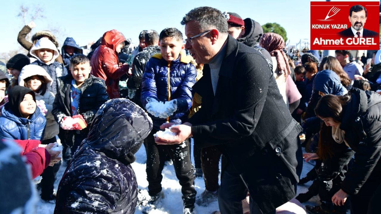 Alaşehir’de çocukların kar sevinci 