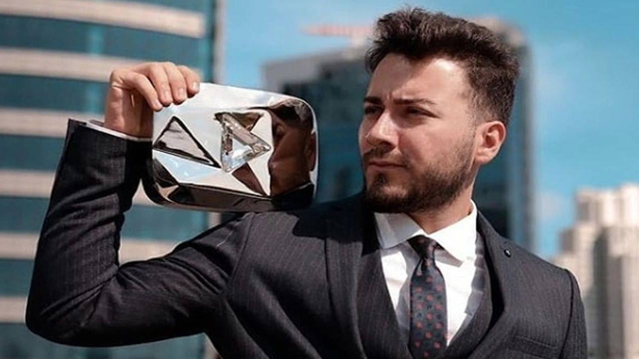 YouTube fenomeni Enes Batur, 16 milyon aboneli kanalını sildi