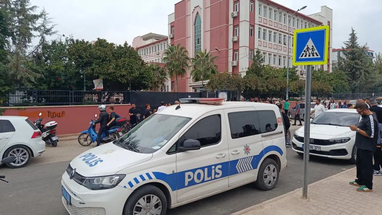 Ortaokulda bıçaklı saldırı: Öğrenci hastaneye kaldırıldı