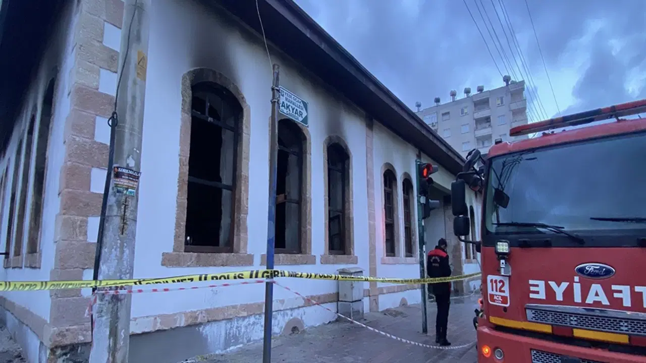 MHP lideri Devlet Bahçeli'nin eğitim gördüğü okulda yangın