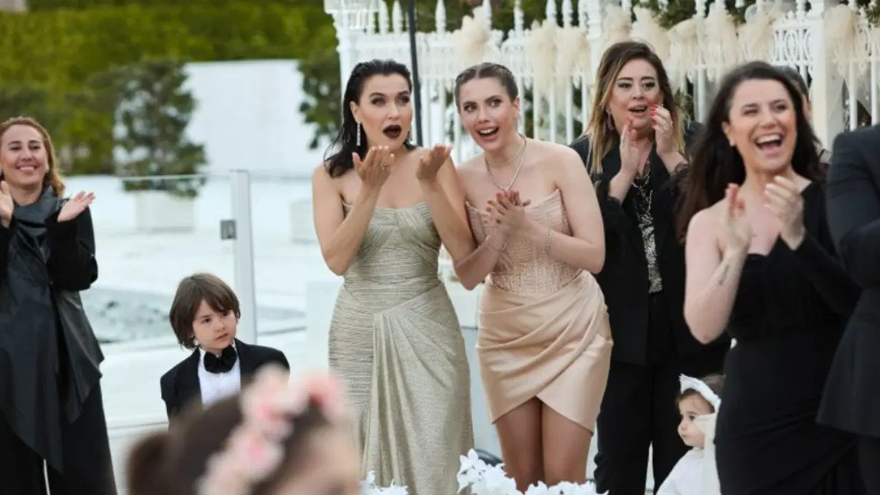 6 sezon sürmüştü: O dizi yeniden çekiliyor