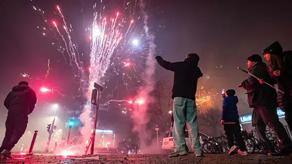 Almanya'da 'havai fişek yasağı' için 3 milyon imza!