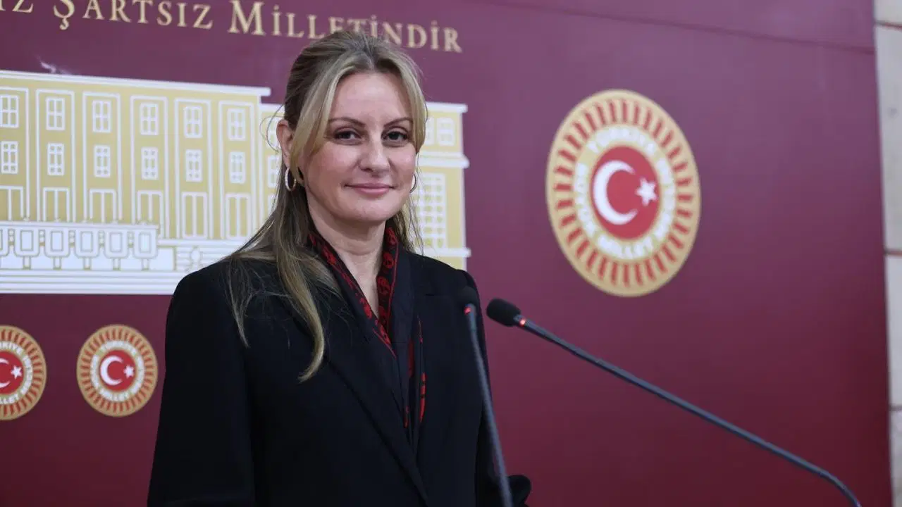 YENİ Partili Seda Kaya Ösen'den turizm uyarısı: '50 yıllık turizm gemisi su almaya başlıyor'