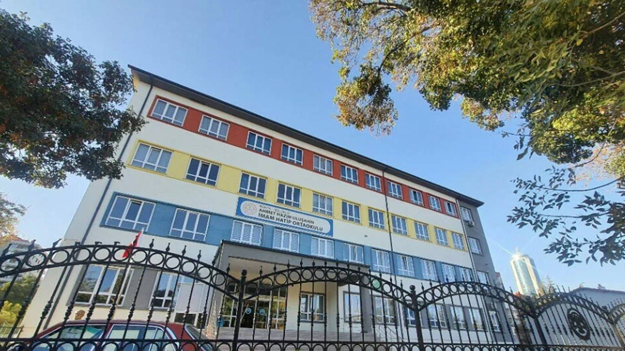 Skandal iddia: Çocuğu ‘başı açık’ diye okula kaydetmedi!