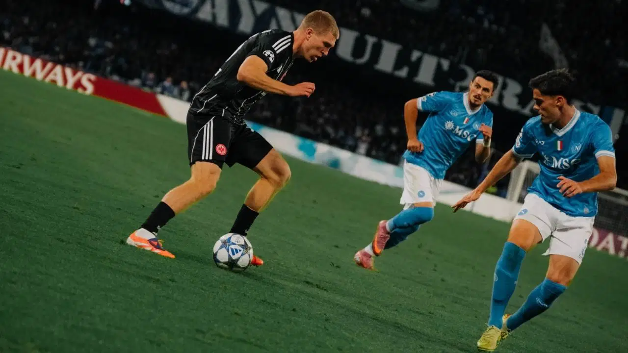 Napoli - Frankfurt maçında gol sesi çıkmadı!