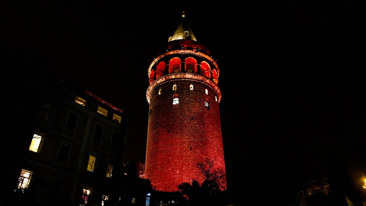 Galata Kulesi 26 Mart’ta  Multipl Miyelom farkındalığı için kırmızıya bürünecek
