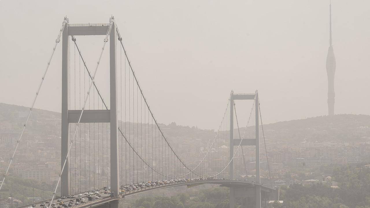 'Çöl tozu' Türkiye’ye giriş yaptı: Günler sürecek hava değişimi sağlığınızı tehlikeye atıyor