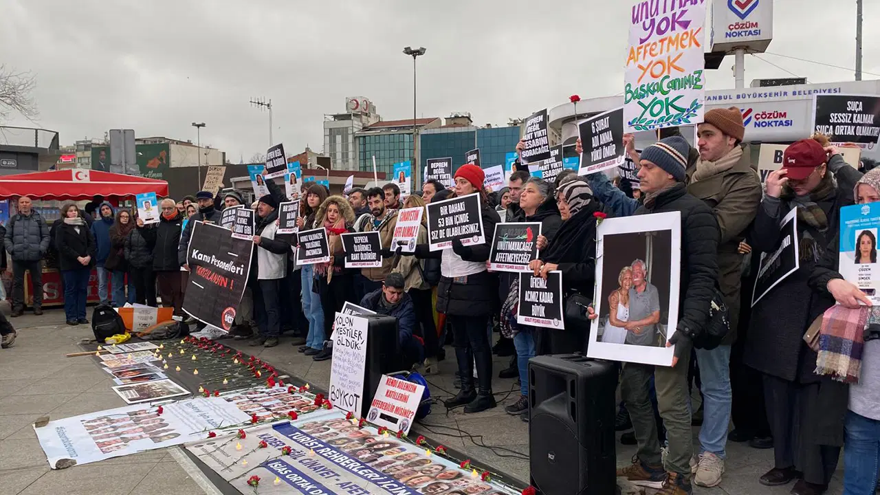 6 Şubat’ta yaşamını yitirenler Kadıköy’de anıldı