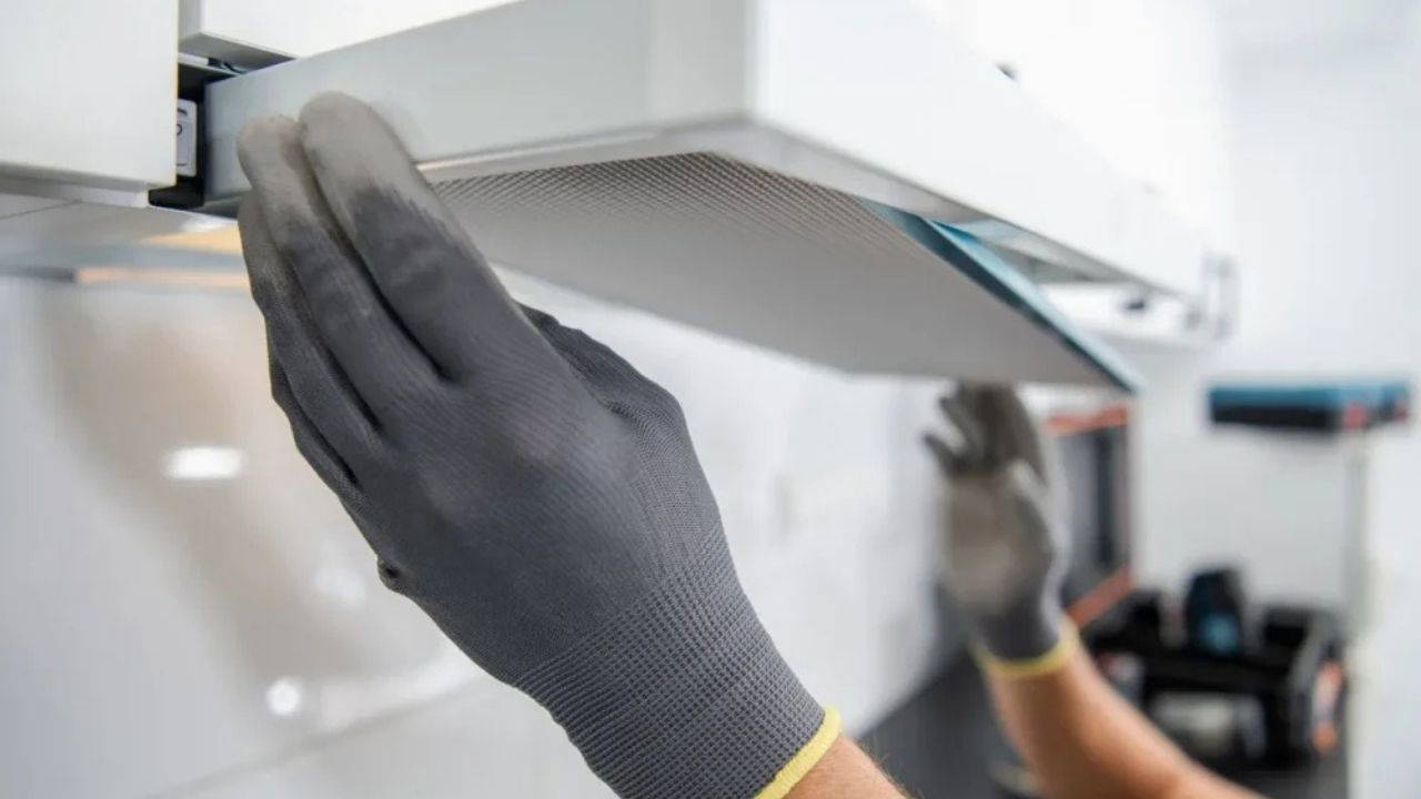 Mutfağınızın havasını değiştirecek temizlik sırrı: Aspiratör ve davlumbaz nasıl temizlenir?