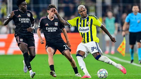 Fenerbahçe turu Fransa'ya bıraktı: Fenerbahçe 1-1 Olympique Lyon