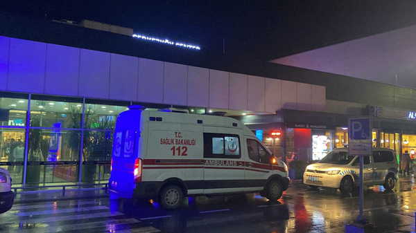 Yemekten zehirlenen AVM'nin güvenlik görevlileri hastanelik oldu!