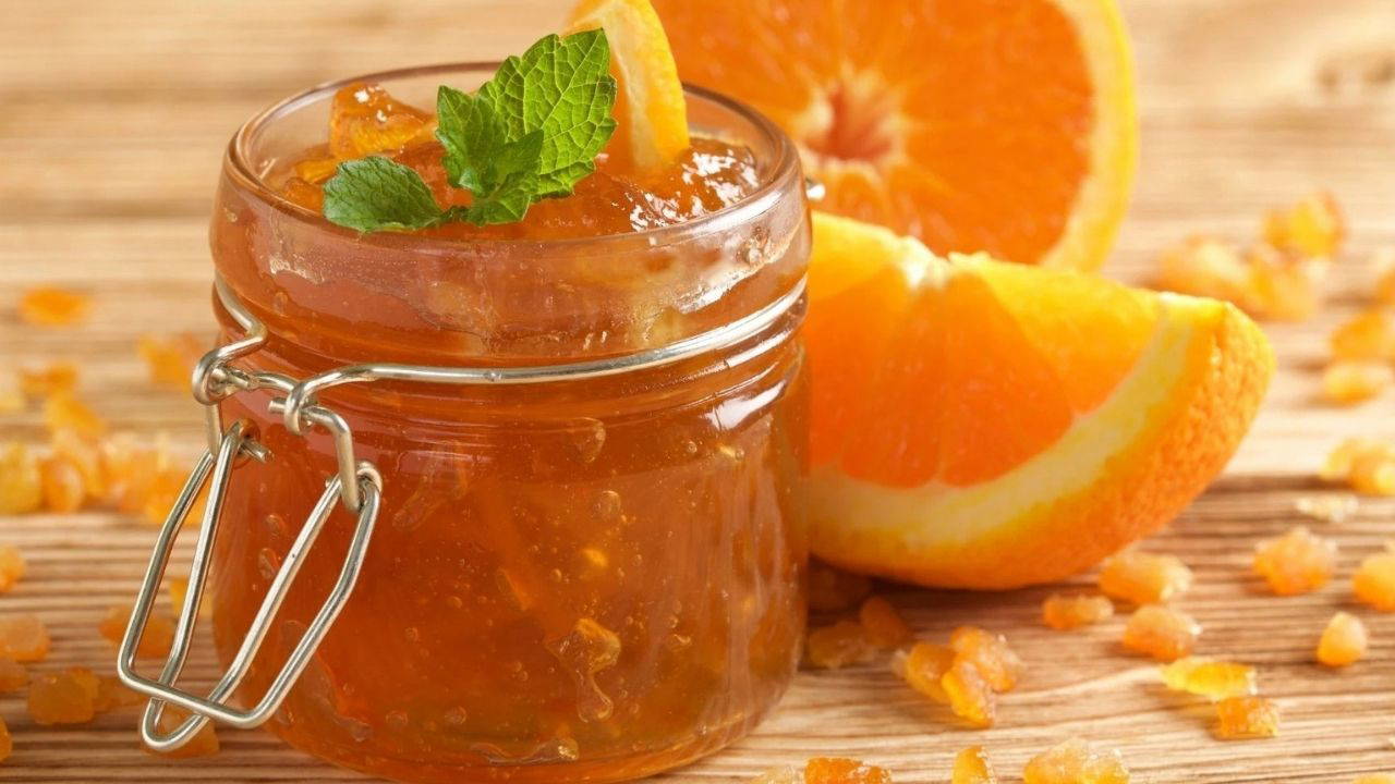 Kabuğuyla lezzetlenen geleneksel portakal reçeli tarifi