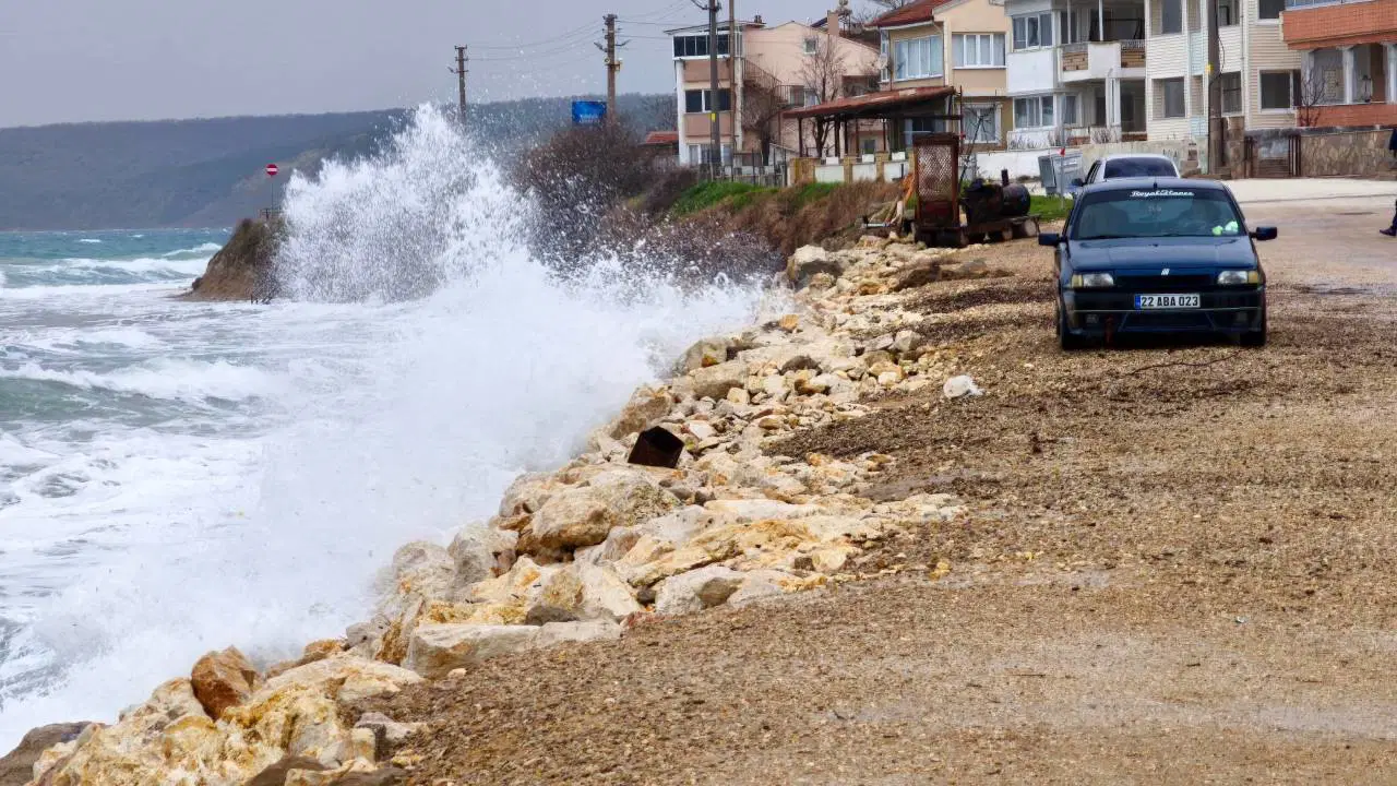 Marmara ve Batı Karadeniz için 'fırtına' uyarısı