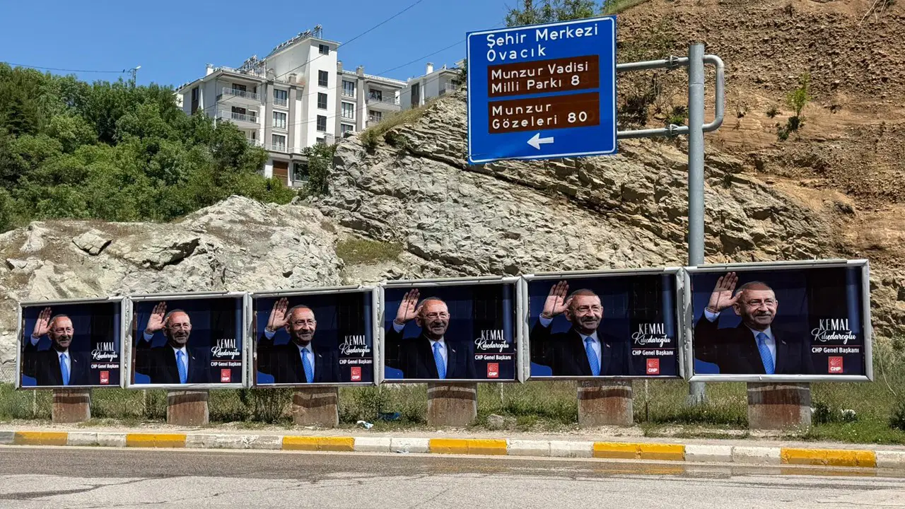 Kayyum yönetimindeki Tunceli'de 'Kılıçdaroğlu' afişleri